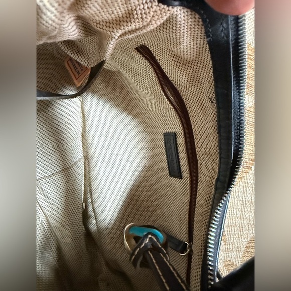 Dooney and Burke bucket shoulder bag! Exc condition!! Black color, med sz purse - Picture 14 of 15